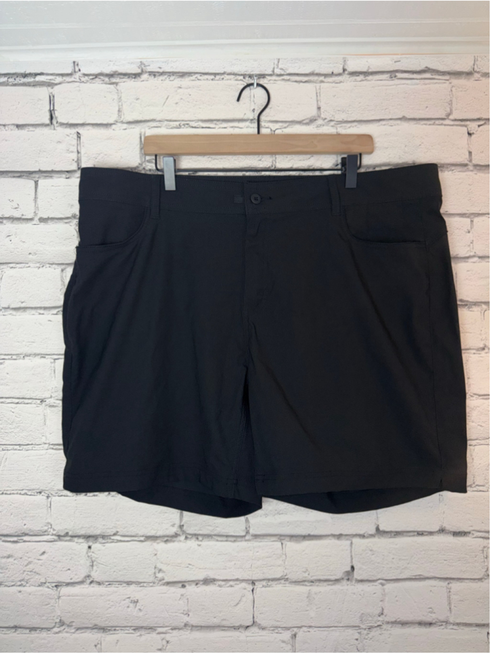 Women’s Prana Shorts size 20W Halle Short Plus II Black Hiking Active 7’ inseam - Picture 1 of 13